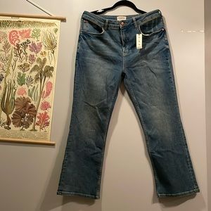 The Yaya Mid-Rise Crop Jeans by Pilcro